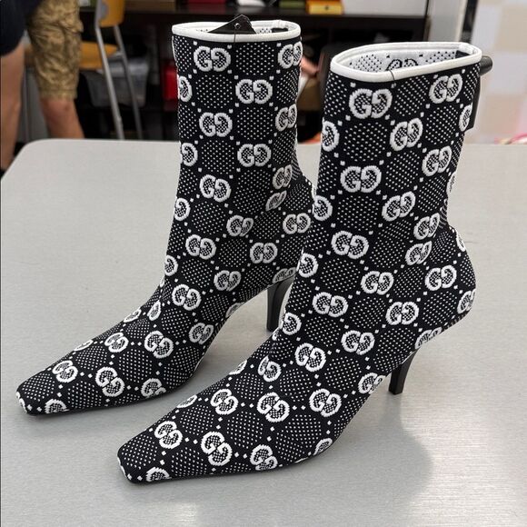 Gucci Black and White Patterned Heeled Boots - Picture 1 of 13